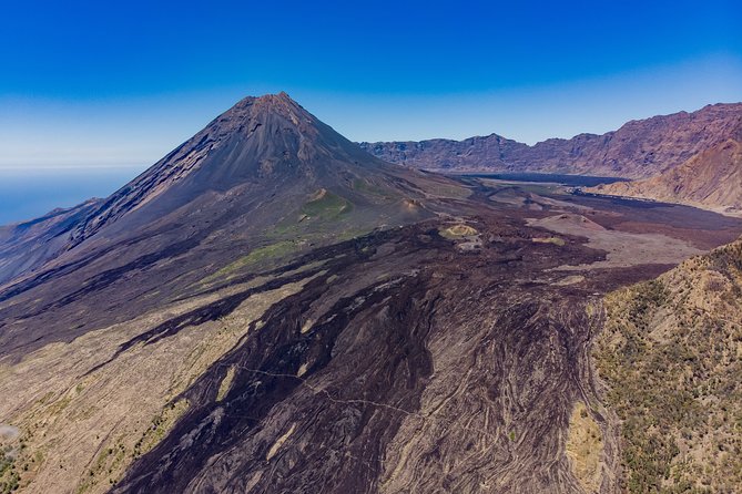 7. Ascension of VOLCAN Grand Pico to FOGO - The ascent: steady work on volcanic ground