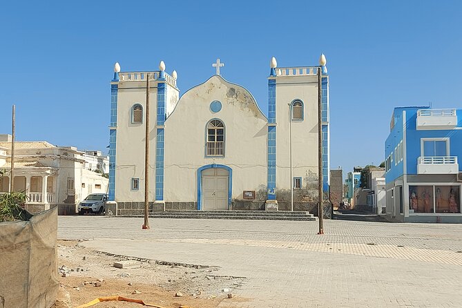 Boa Vista Island: Full Day North to South Discovery - Sal Rei: lunch, markets, and working island life
