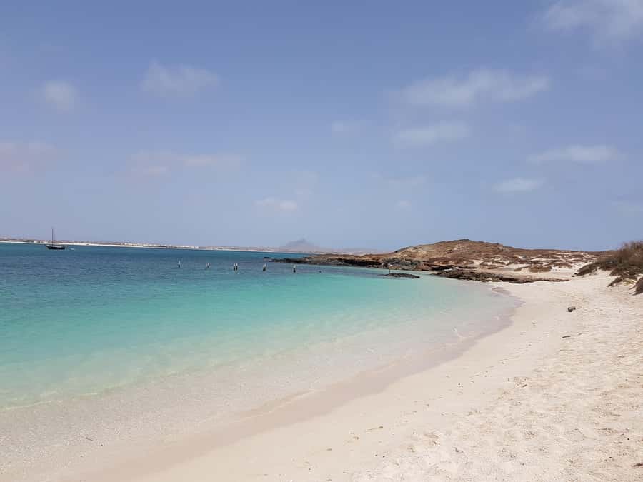 Boa Vista: Motoryacht Trip with Fishing, Snorkel, Beach BBQ - Hotel pickup and boarding at Sal Rei
