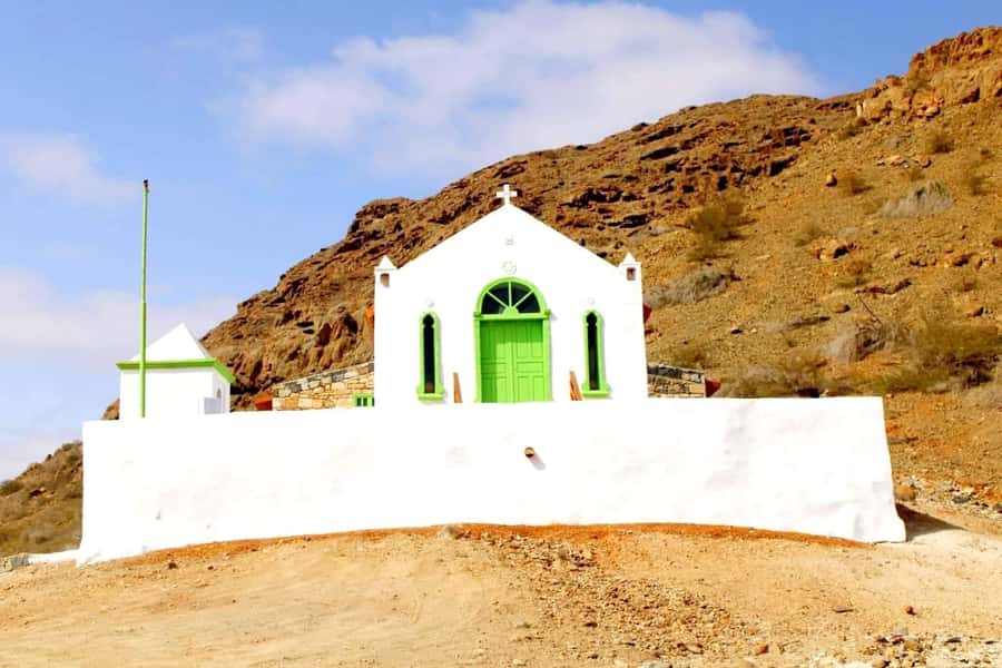 Boa Vista: Santa Monica, Dunes, Caves and Village 4x4 Tour - The guides make the difference