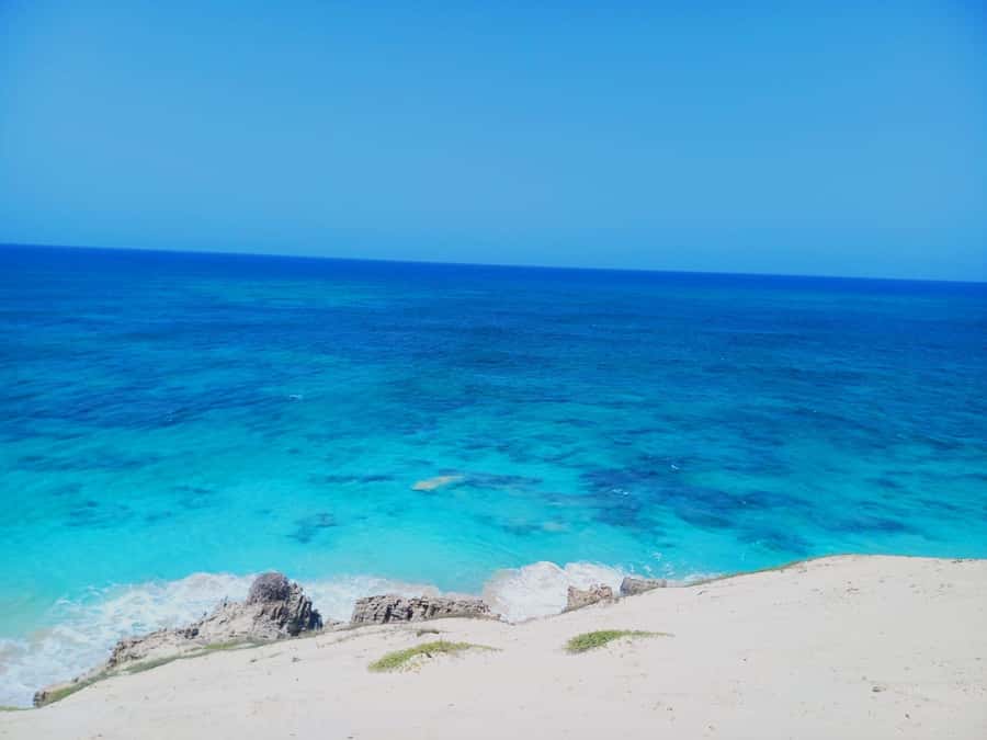Boa Vista: Shipwreck, 4x4 Ride & Caves Day Tour with Lunch - Santa Monica Beach for Sun and Swimming