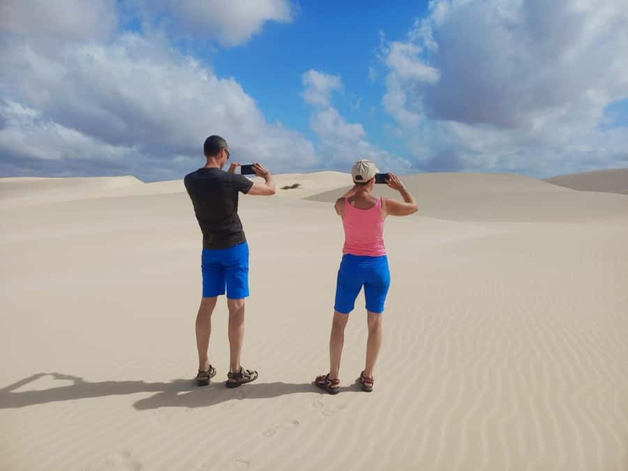 Boa Vista: Shipwreck, 4x4 Ride & Caves Day Tour with Lunch - Lunch in Sal Rei with a Sea View