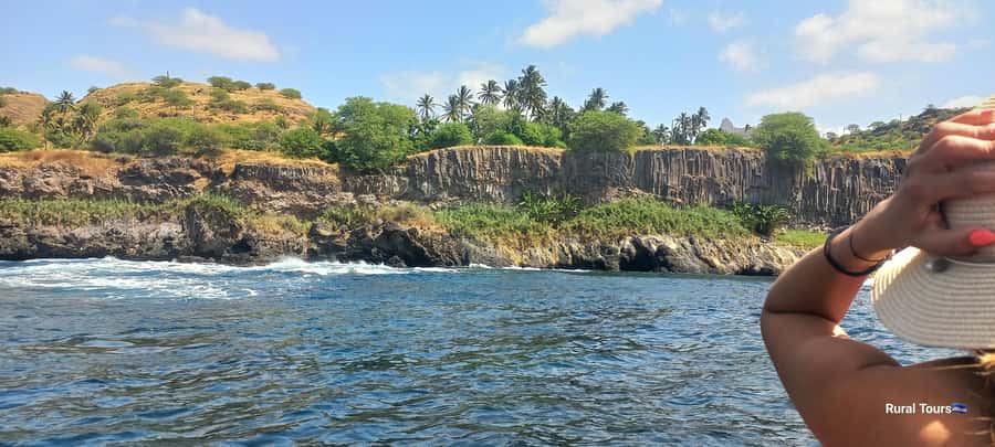 Boat Trip to Aguas Belas Cave+Barbecue - Entering Aguas Belas Cave and swimming inside