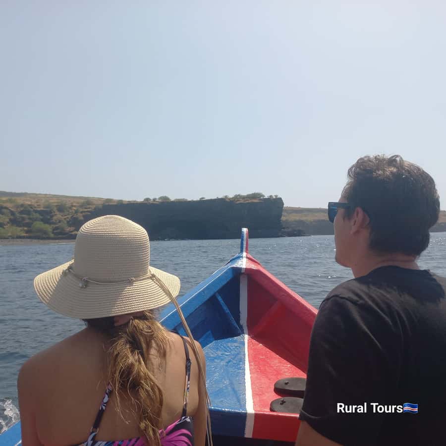Boat Trip to Aguas Belas Cave+Barbecue - A black sand beach and a generous barbecue