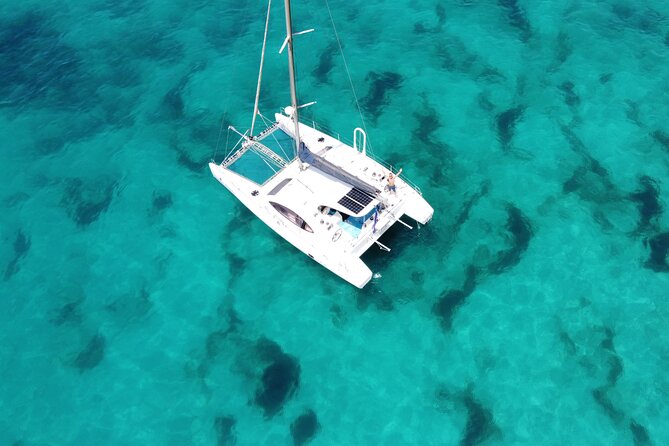 Catamaran Half Day - Beautiful day on the Atlantic Ocean - How the crew affects the experience