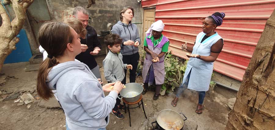 Day with locals people - Family lunch and the pleasure of eating what you made