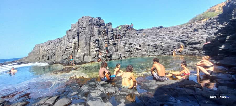 Discover the Black Sand Beach+the Natural Pool - The volcanic pool beside the sea