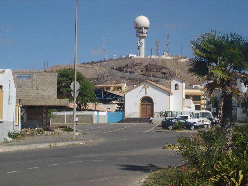 Espargos: Guided Sal Island City Tour - Shopping for Crafts and Useful Souvenirs