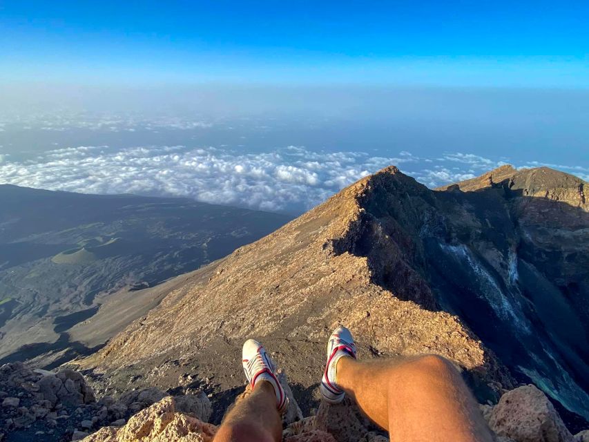 Fogo Island: Pico do Fogo Volcano Summit Hike - The summit and its 360-degree view