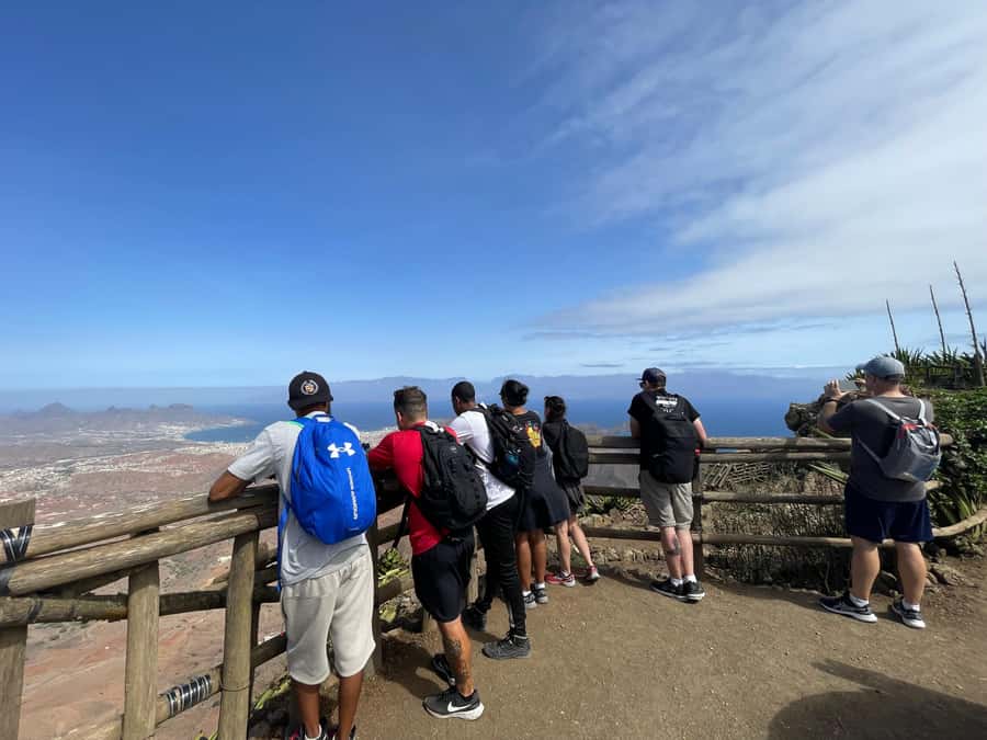 Hike Monte Verde - Reaching the highest point of São Vicente