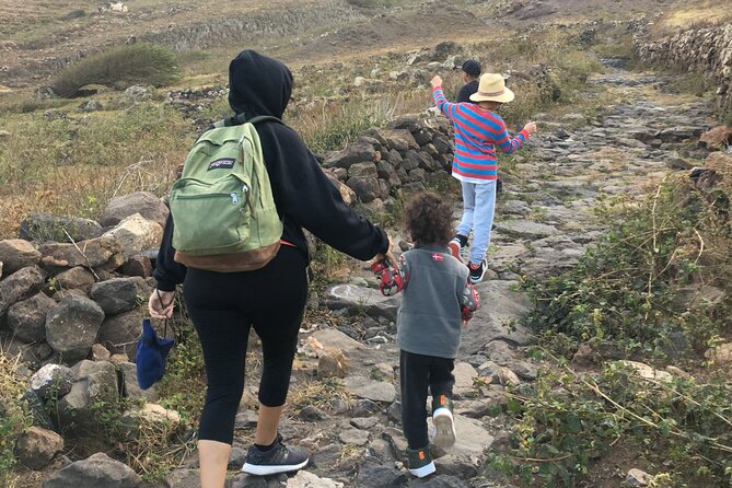 Hike Monte Verde, Natural Park, São Vicente, 3h +/- (roundtrip) - Plants, farms, and abandoned homes on Monte Verde