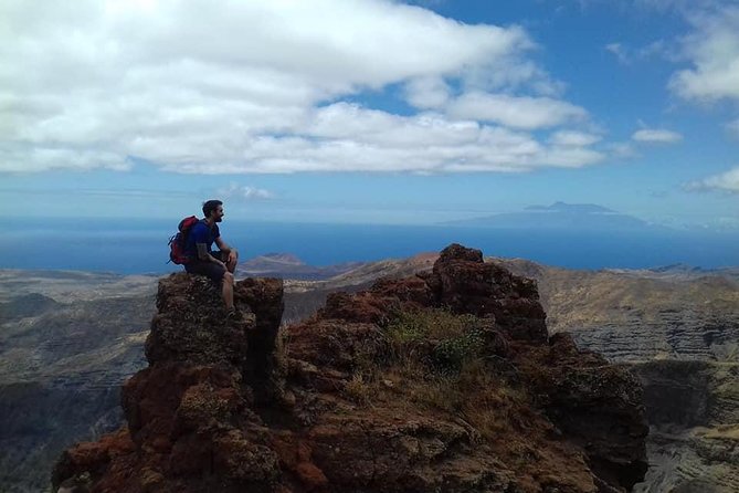 Hiking Pico de Antónia – Summit Adventure & Scenic Views - A private tour with a clear value question