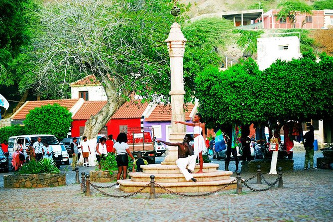 Like Locals: Praia and Cidade Velha Tour + Local Pontxi Tasting - Mercado de Sucupira and the public van transfer