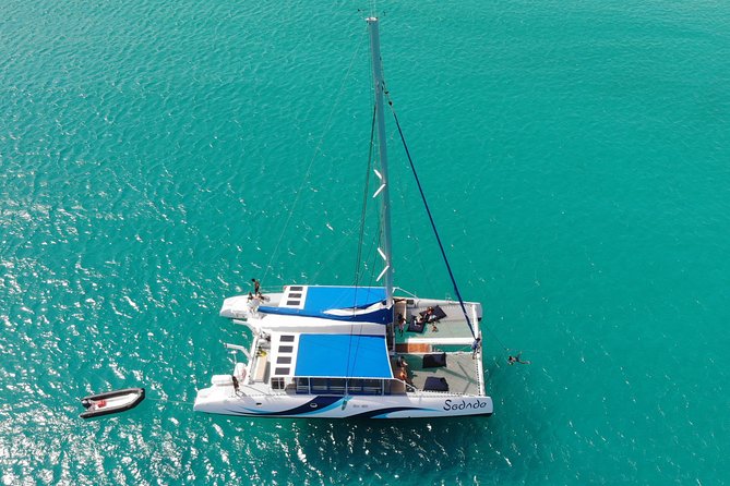 Lounge Catamaran SODADE Half-Day - Drinks, snacks, and the social side of SODADE
