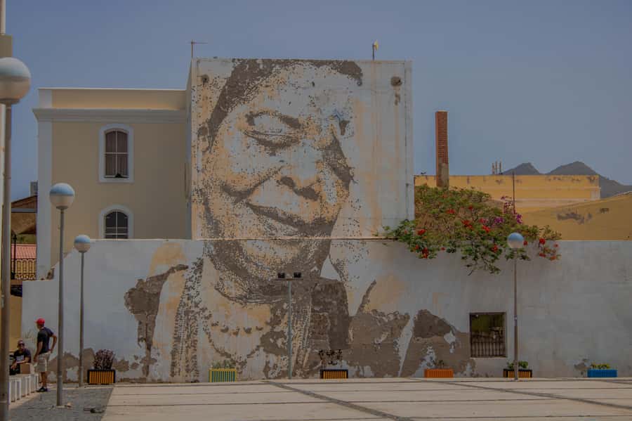 Mindelo: City Tour with Hotel Pickup and Drop-Off - Praça Estrela and Mindelo’s everyday trade