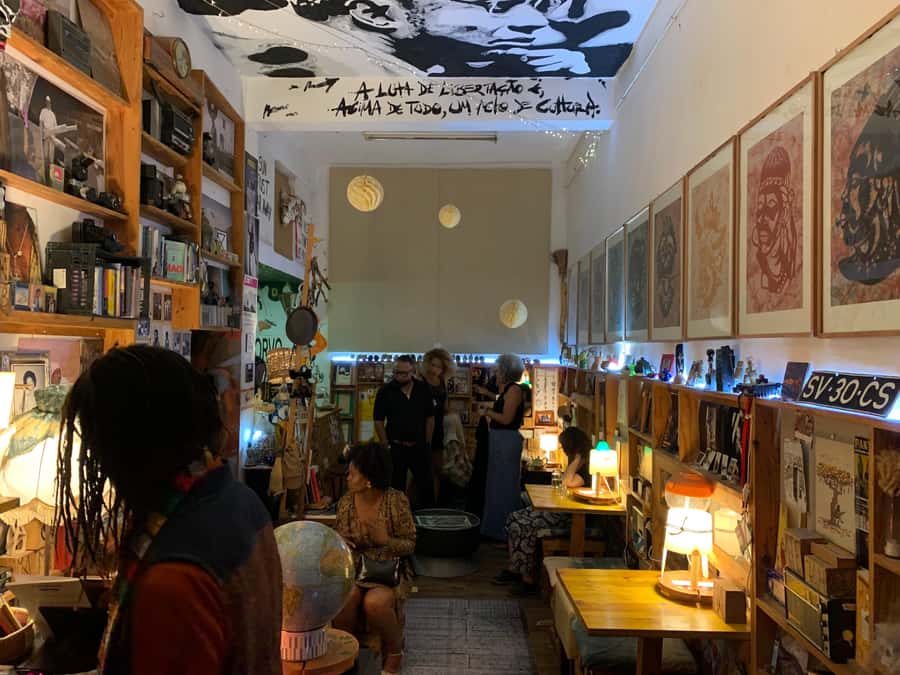 Mindelo Cultural: city tour "Mindelo by Night" - Starting at the marina and entering Mindelo’s evening scene