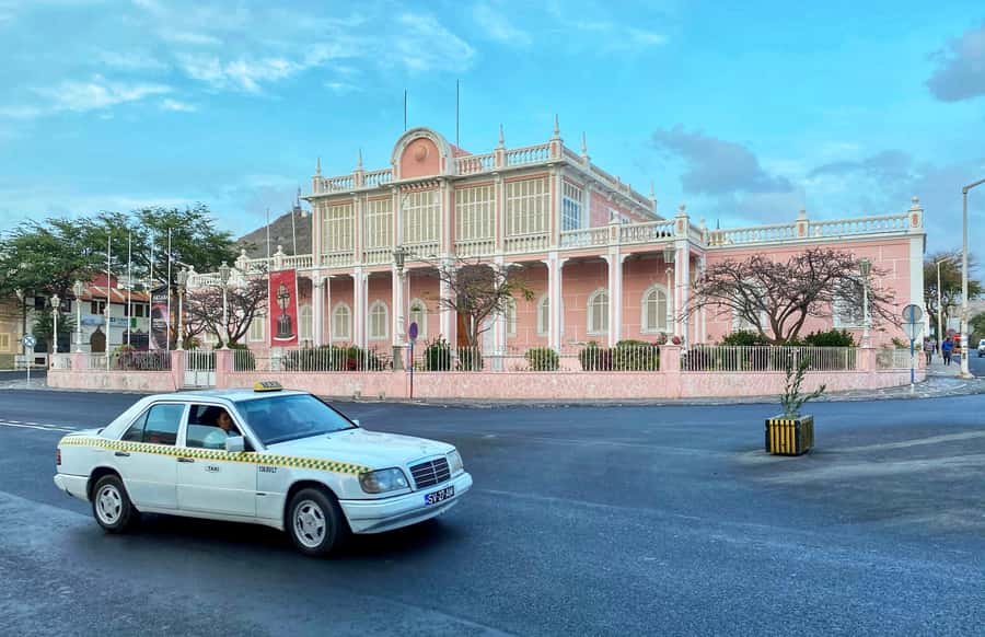 Mindelo: Private Walking Tour with Local Food Tasting - Mindelo’s markets and everyday street life