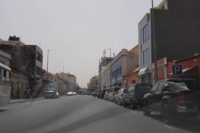 Praia city to the airport. - A quiet vehicle and a professional driver