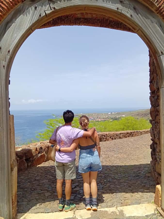 Praia: Plateau and Cidade Velha Guided Tour - What guides David and Edney add