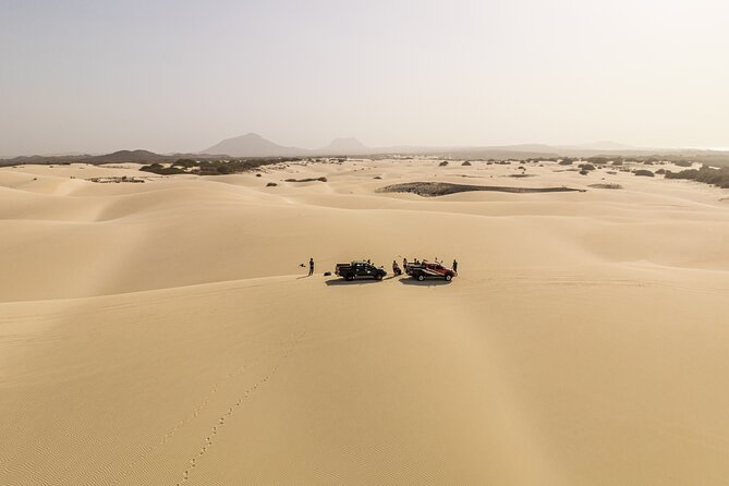 Private 4WD Tour Sun and Fun in Boa Vista - Praia da Varandinha: caves and coastal rock