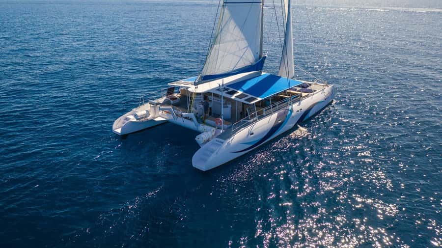 Sal Island Catamaran Cruise with All-inDrinks and Snacks - How crowded might the catamaran feel?