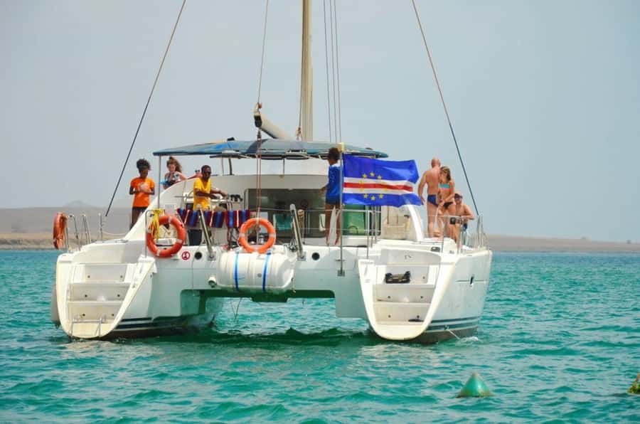 Sal Island: Catamaran cruises on Sal Island - Sailing west from Palmeira port