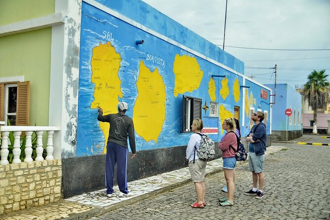 Sal island in one Day - Ponta Preta: a dramatic start beside the sea