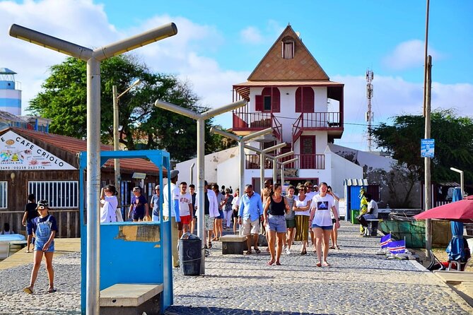 Sal island: Private Santa Maria City Tour, Street Art and Tapas - Finding bars and restaurants worth your time