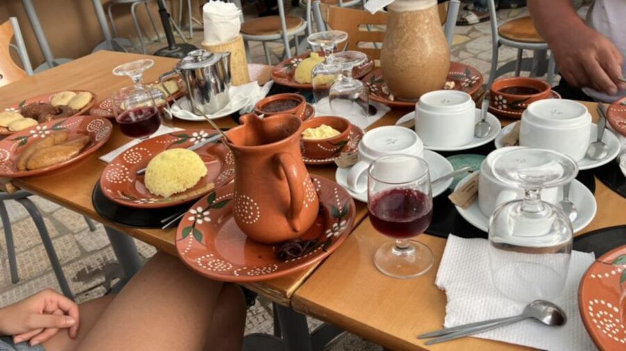 Sal island: Santa Maria city tour, street art and tapas - Choosing genuine souvenirs in Santa Maria