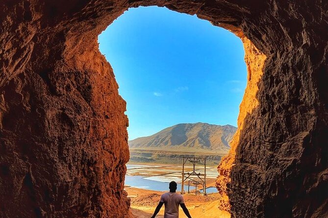 Sal Private Tour: All inclusive Salt Lake, Blue eye and Shark Bay - What the private guide adds