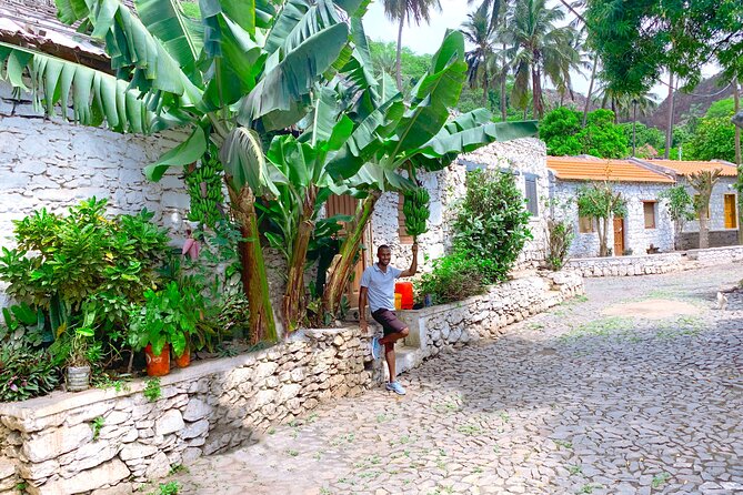 Santiago Island: 4-Hour Calabaceira Valley Hike & Guided Tour to Cidade Velha - Pace, comfort, and practical limits