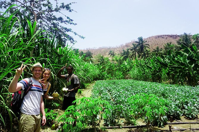 Santiago Island: Banana Plantation, Natural Park & Workshop with a local family - The people who shape the experience