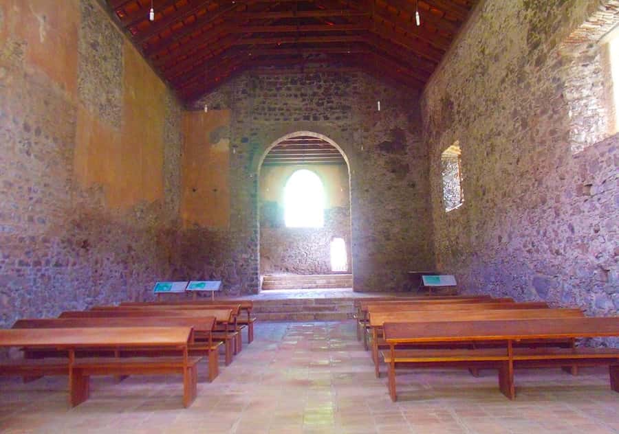 Santiago Island: Highlights of Cidade Velha with Local Guide - Cathedral ruins and the limits of a three-hour route