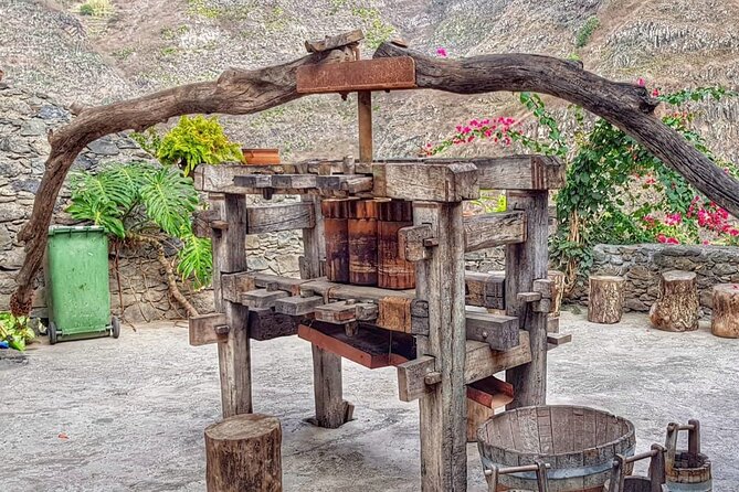 Santo Antão: Day Trip by Car or Trek - Xôxô shows Santo Antão at its greenest
