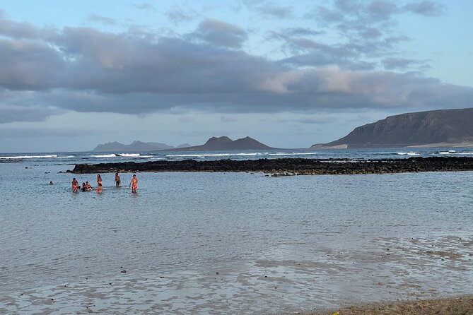 São Vicente: Half day, Beaches, Villages, Monte Verde - Calhau: farming, fishing, and Vulcão Viana