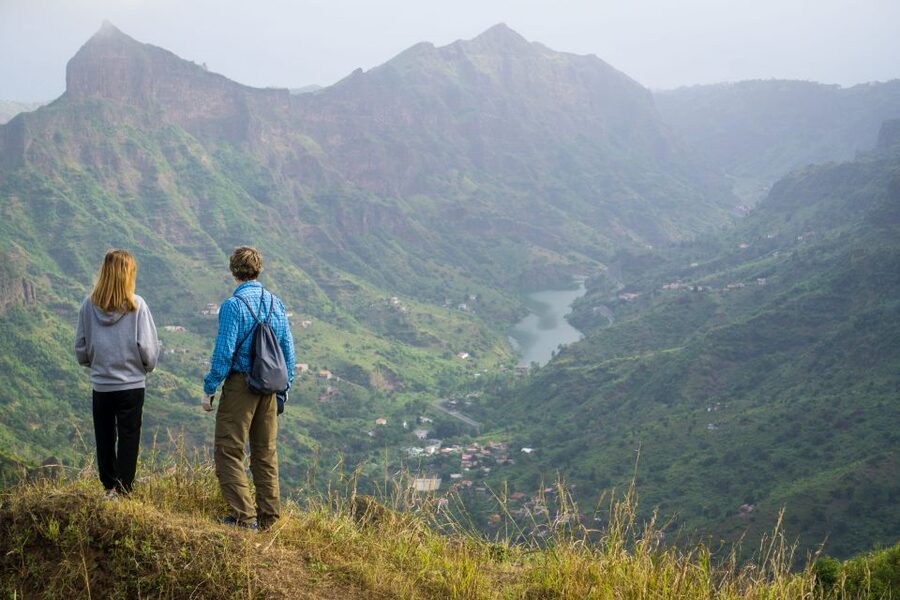 Serra Malagueta Natural Park: Hike to Gongon Valley & Lunch - The long descent through Gongon Valley