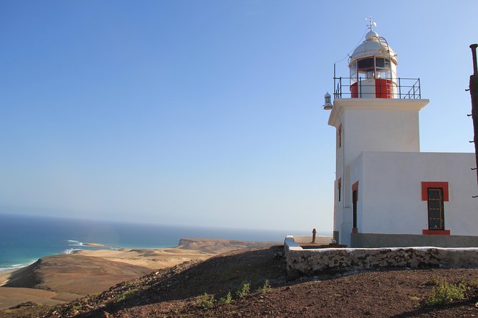 Wild east lighthouse, seashell beach - Climbing to Morro Negro lighthouse